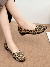 Women Leopard Print Slip-On Loafers With Rhinestone Decoration, Suitable For Spring And Autumn,